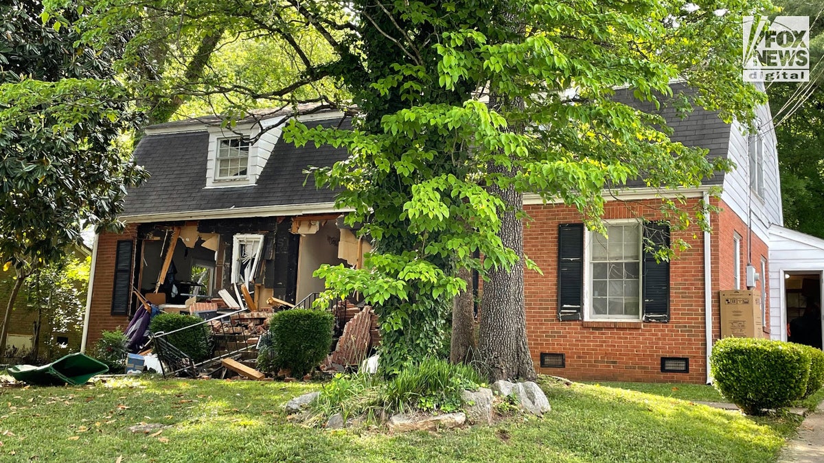 La maison où quatre agents des forces de l'ordre ont été tués reste détruite à Charlotte, en Caroline du Nord