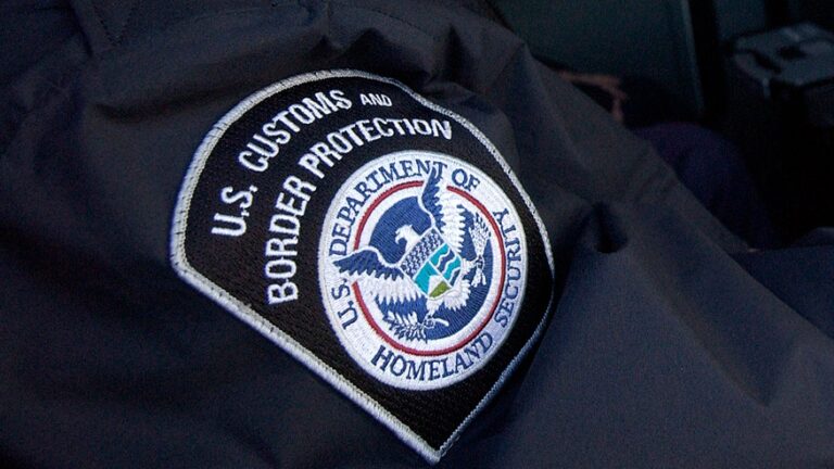 Un ancien officier du CBP reconnu coupable de corruption après avoir autorisé des drogues et des clandestins à traverser la frontière