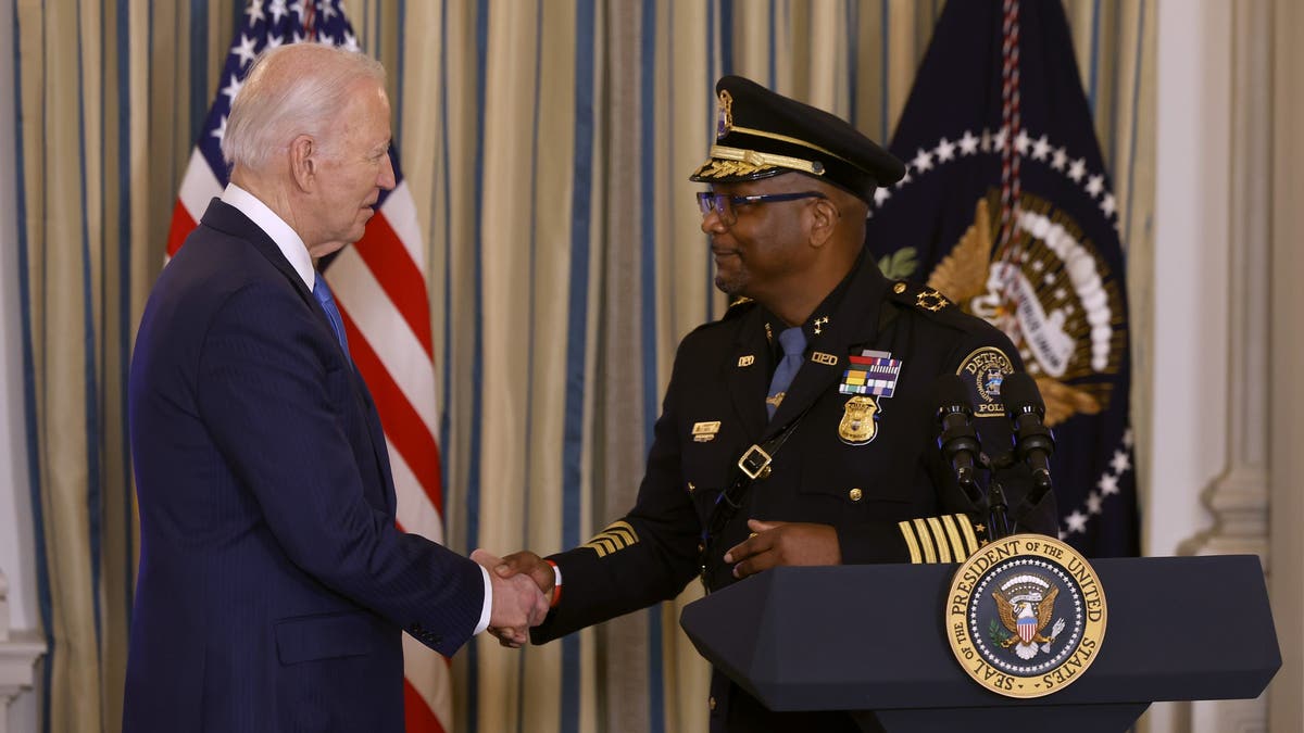 Biden et le chef de la police de Détroit