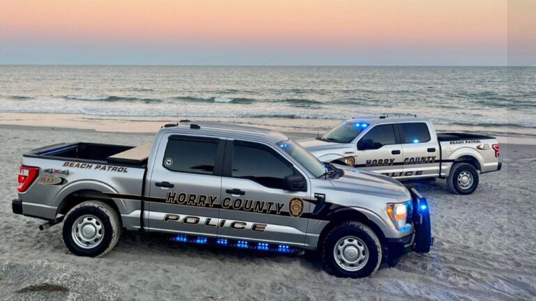Un baigneur de Caroline du Sud décède après avoir été heurté par un véhicule de police sur la plage
