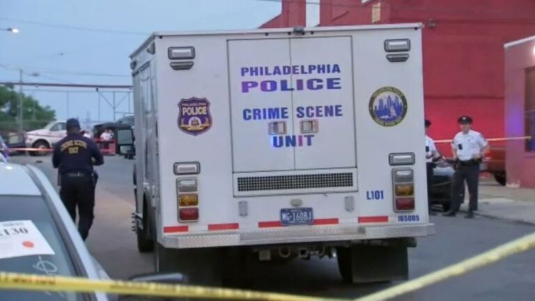 Un policier de Philadelphie sous assistance respiratoire après une fusillade lors d'un contrôle routier : « Se battre pour sa vie »