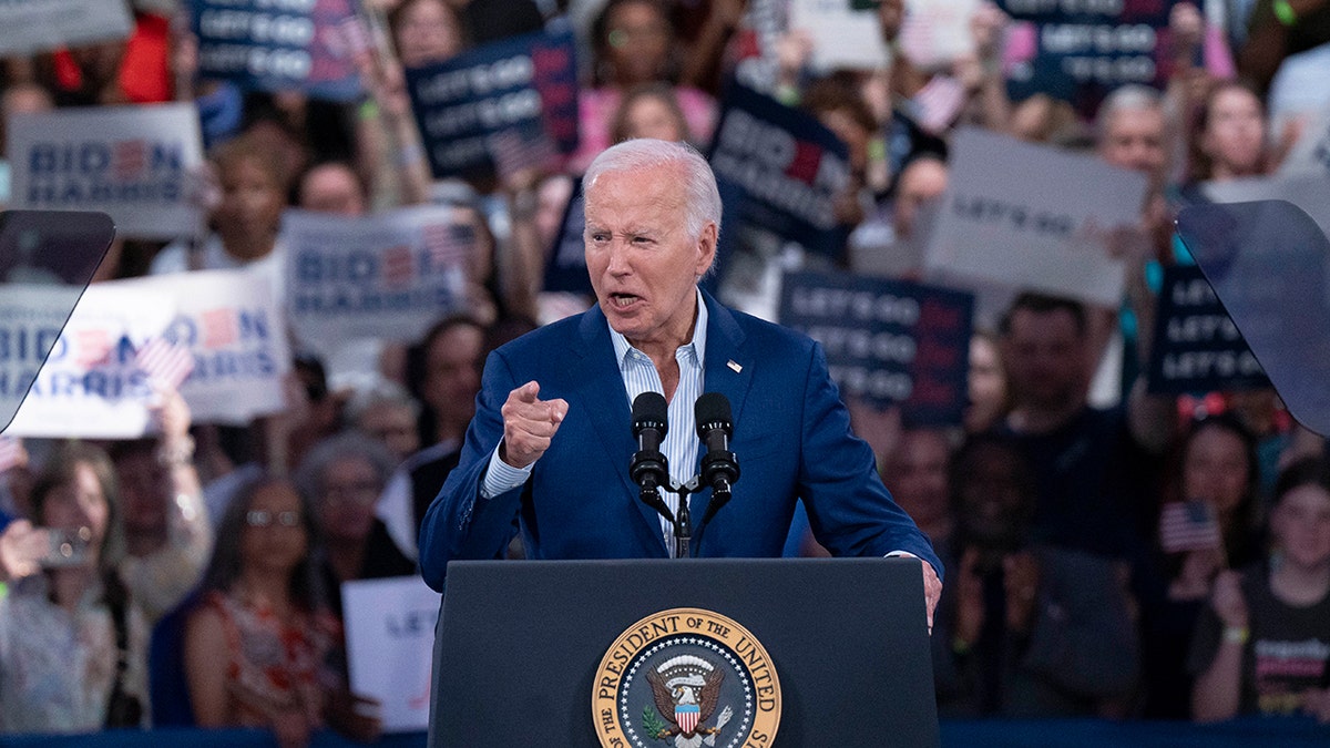 Le président Biden organise un rassemblement après le débat en Caroline du Nord