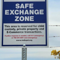 Une nouvelle loi de Floride établit des zones d'échange de garde d'enfants dans les parkings du bureau du shérif