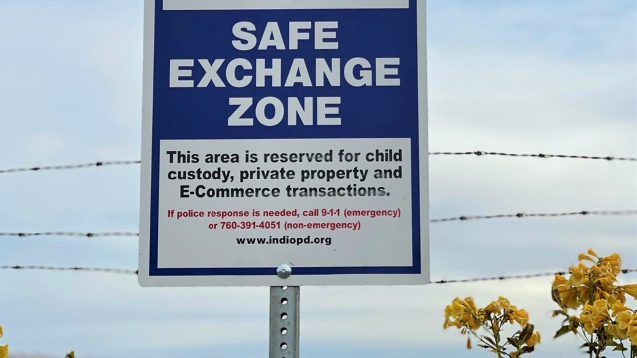 Une nouvelle loi de Floride établit des zones d'échange de garde d'enfants dans les parkings du bureau du shérif